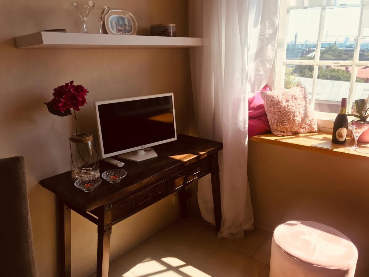 Cozy Oldtown Studio With Magnific City View ทาลลินน์ ภายนอก รูปภาพ