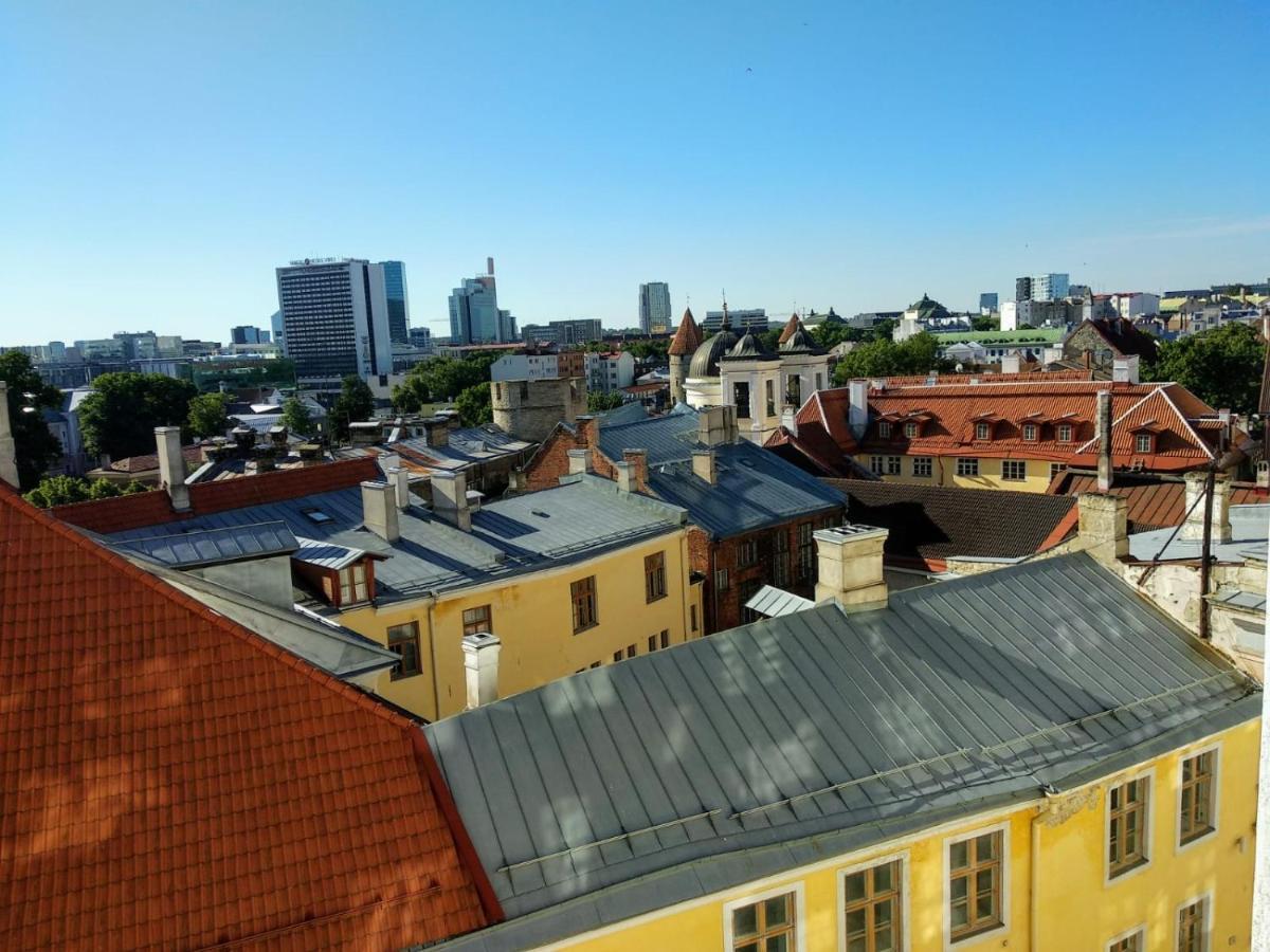 Cozy Oldtown Studio With Magnific City View ทาลลินน์ ภายนอก รูปภาพ